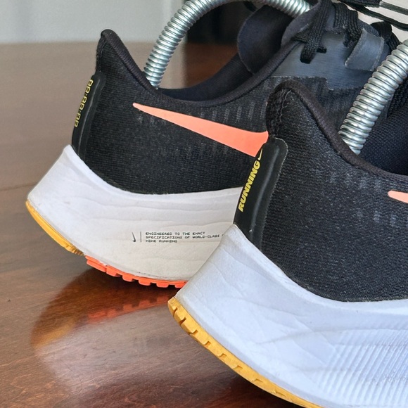 Nike Air Zoom Pegasus Men's 9 Black Bright Mango Sneaker 2020  BQ9646-010 - Picture 6 of 11